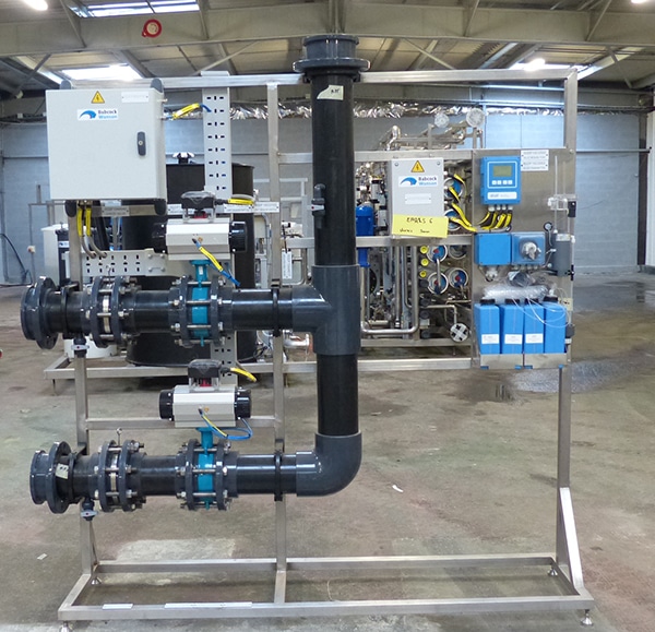Process de traitement de l'eau pour chaudières vapeur